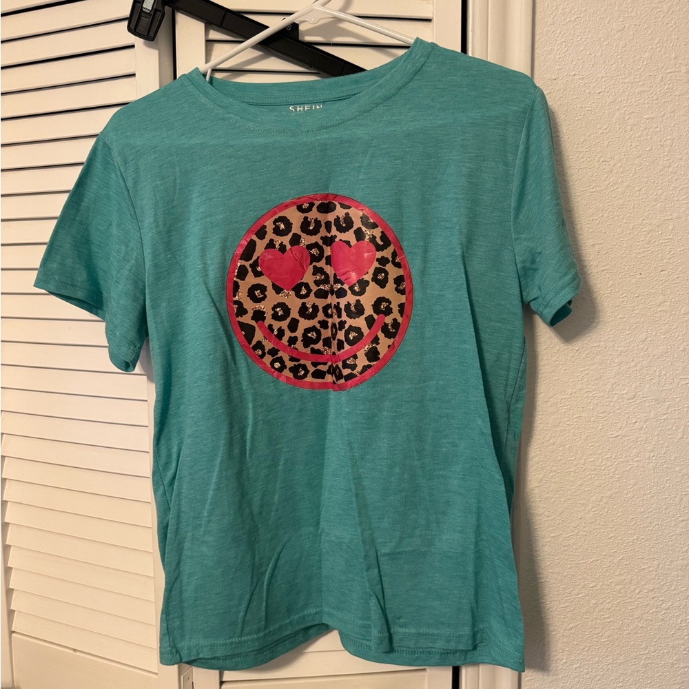 5/$20 SHEIN Teal Leopard Heart Eyes Tee
